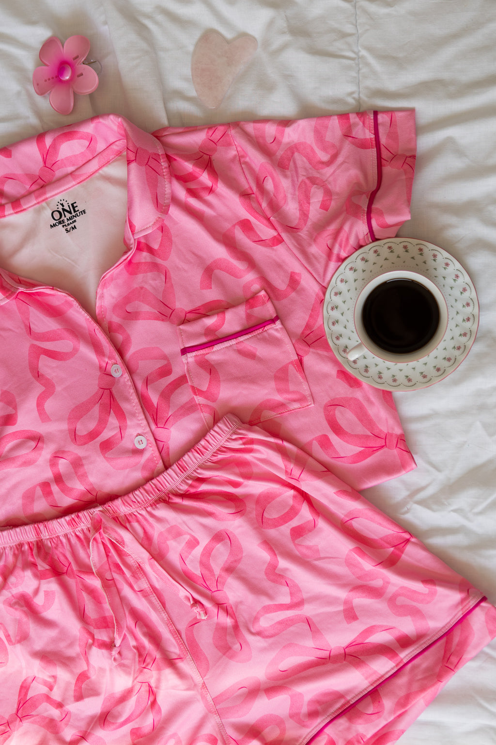 Moño Rosa con fondo rosa